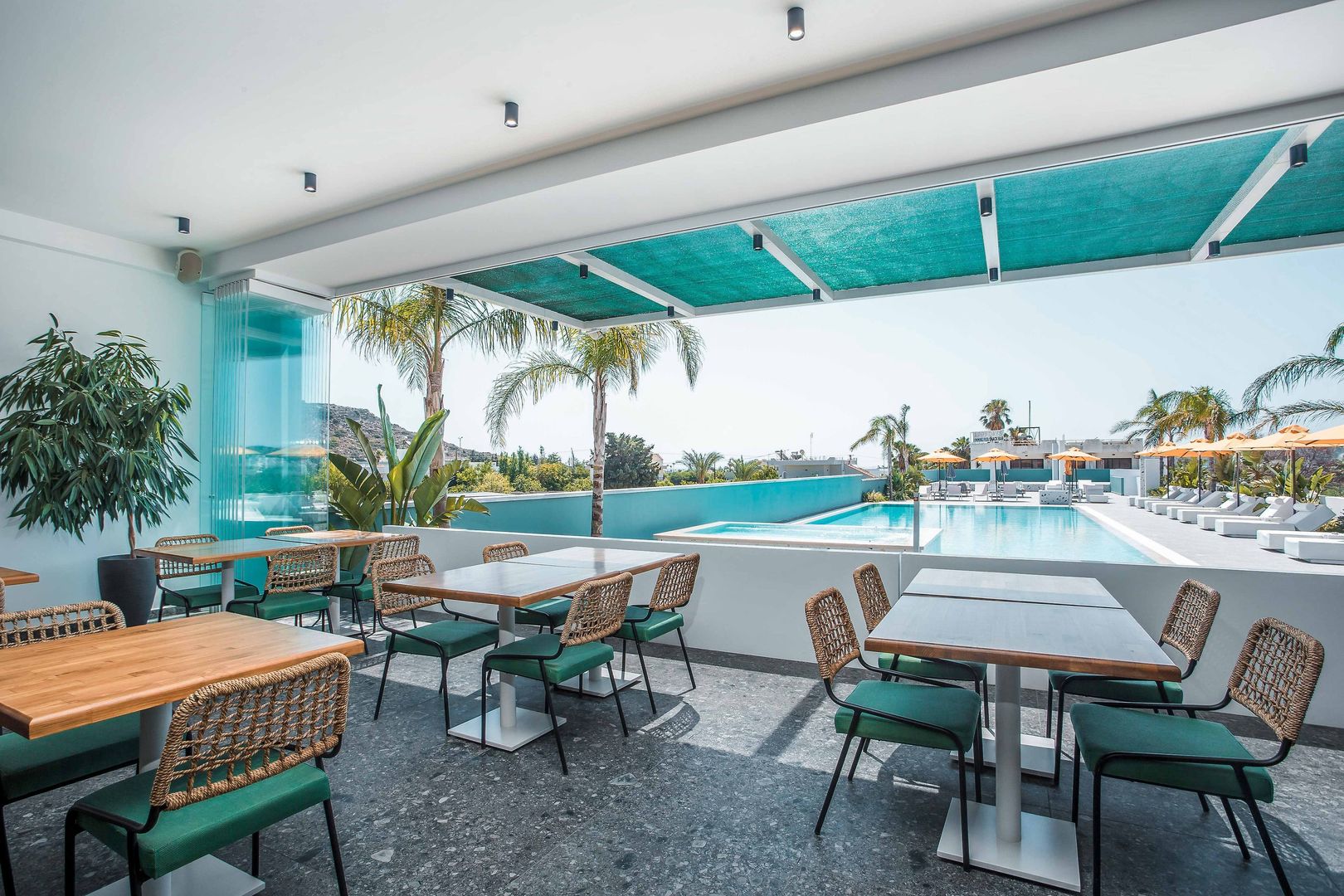 Mazoren Art Hotel – Terras bij zwembad, Faliraki