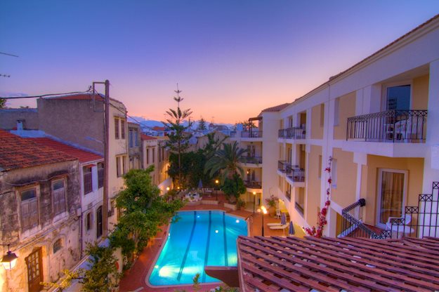 Hotel Fortezza – Zwembad bij zonsondergang, Rethymnon