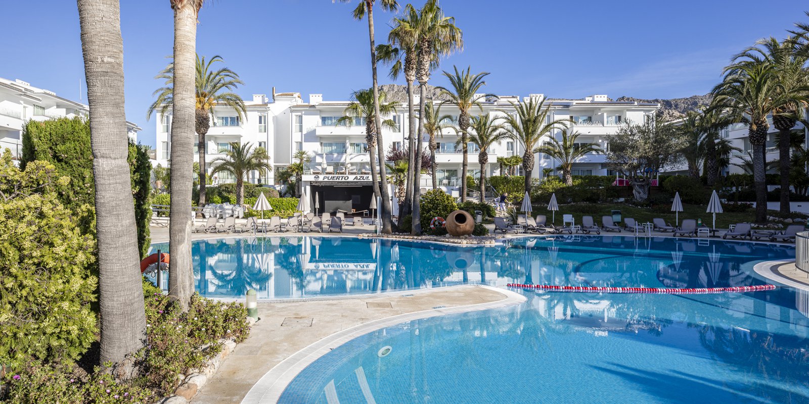 Puerto Azul Suite Hotel – Zwembad met palmen, Puerto de Pollensa