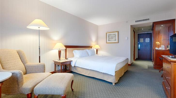 Hotel Occidental Paris Levallois cover