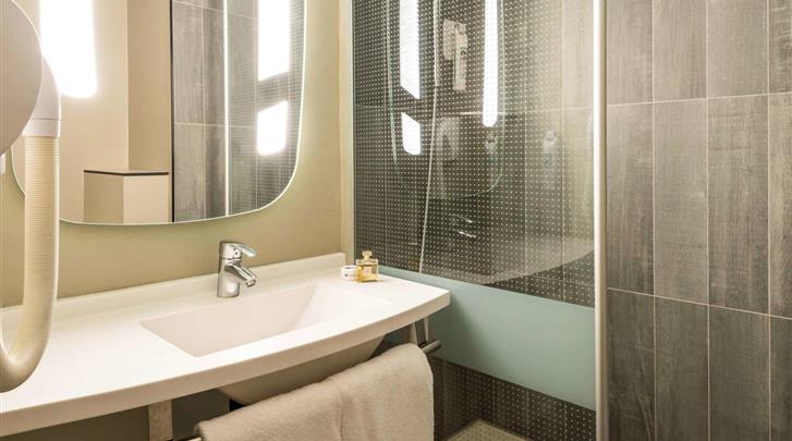ibis Styles Paris Gare de l'Est Château Landon cover