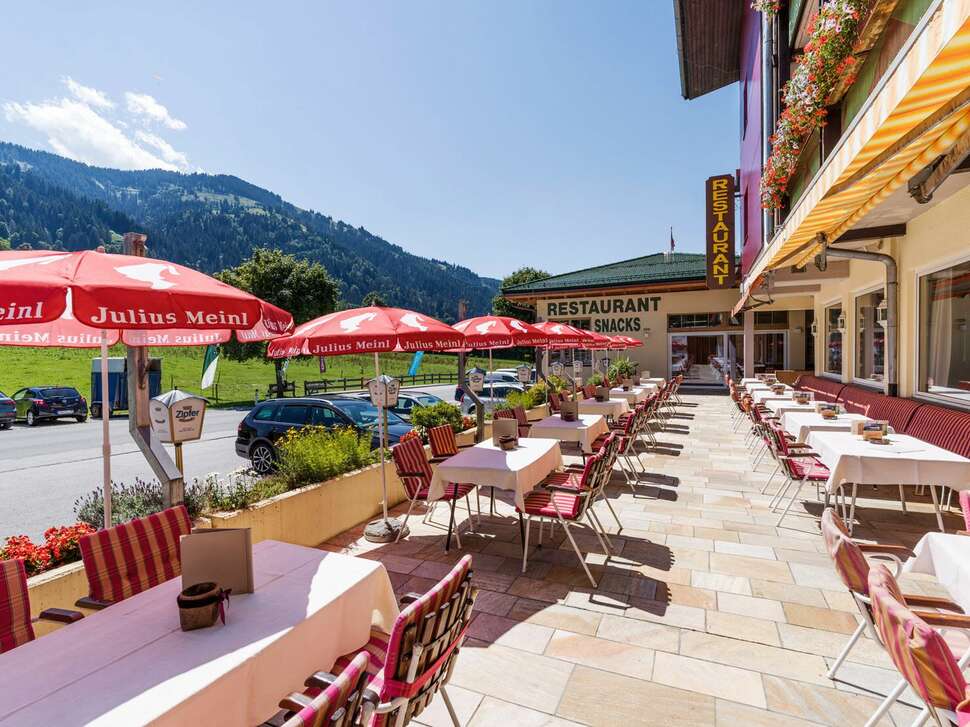 Hotel Harfenwirt cover