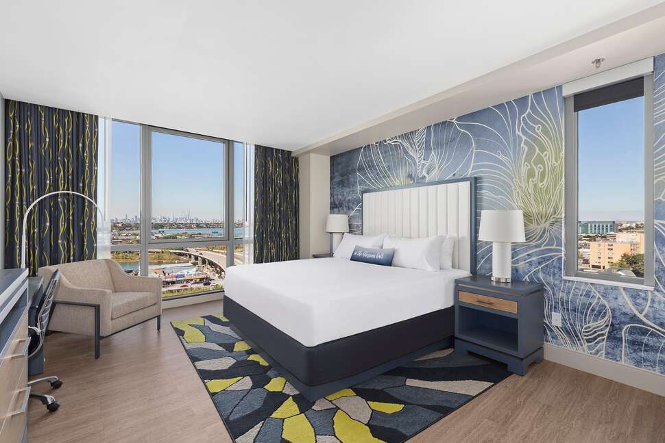 Hotel Indigo Flushing cover