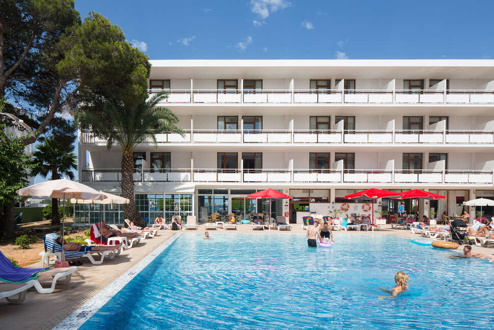 Arenal Hotel cover
