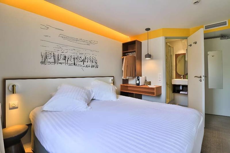 Hotel Du Pin cover