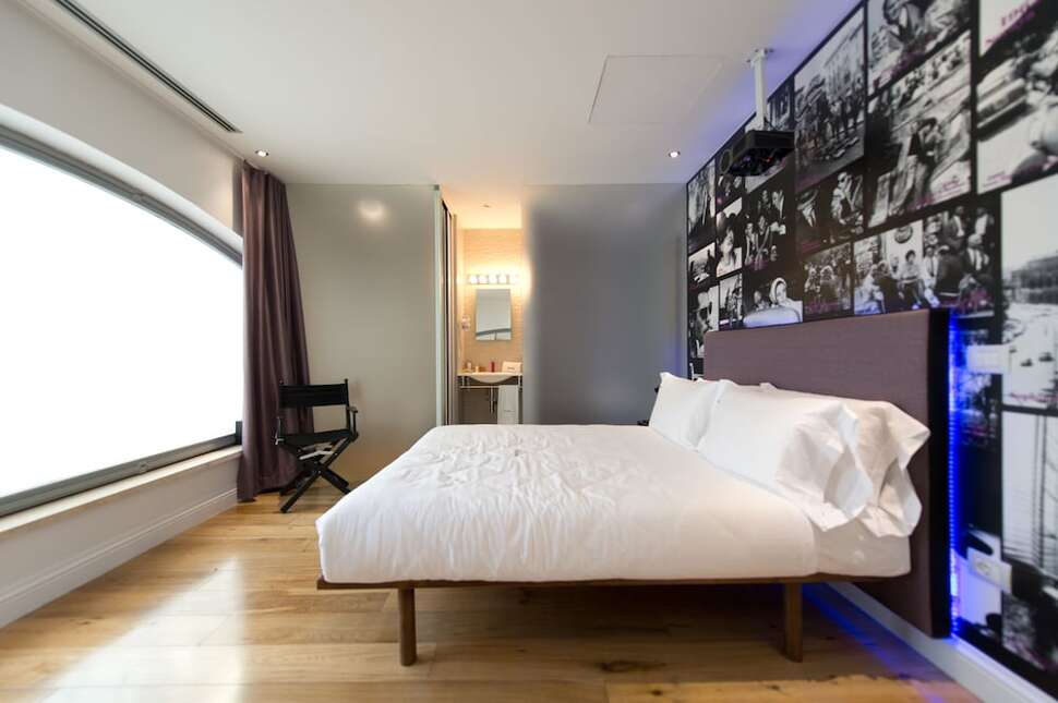 iRooms Forum & Colosseum