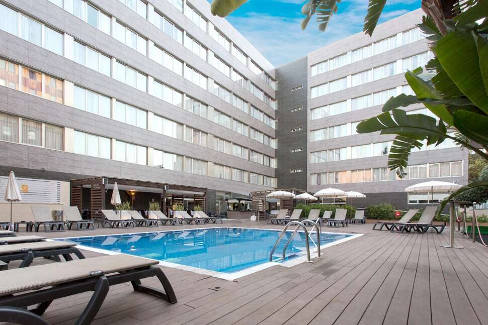 Villa Olimpica Suites cover