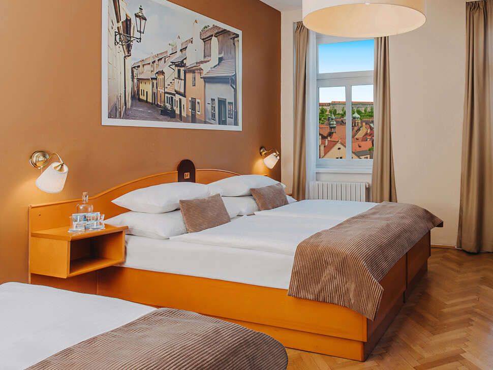 Hotel Merkur cover