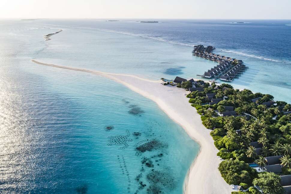 Four Seasons Resort Maldives at Landaa Giraav cover