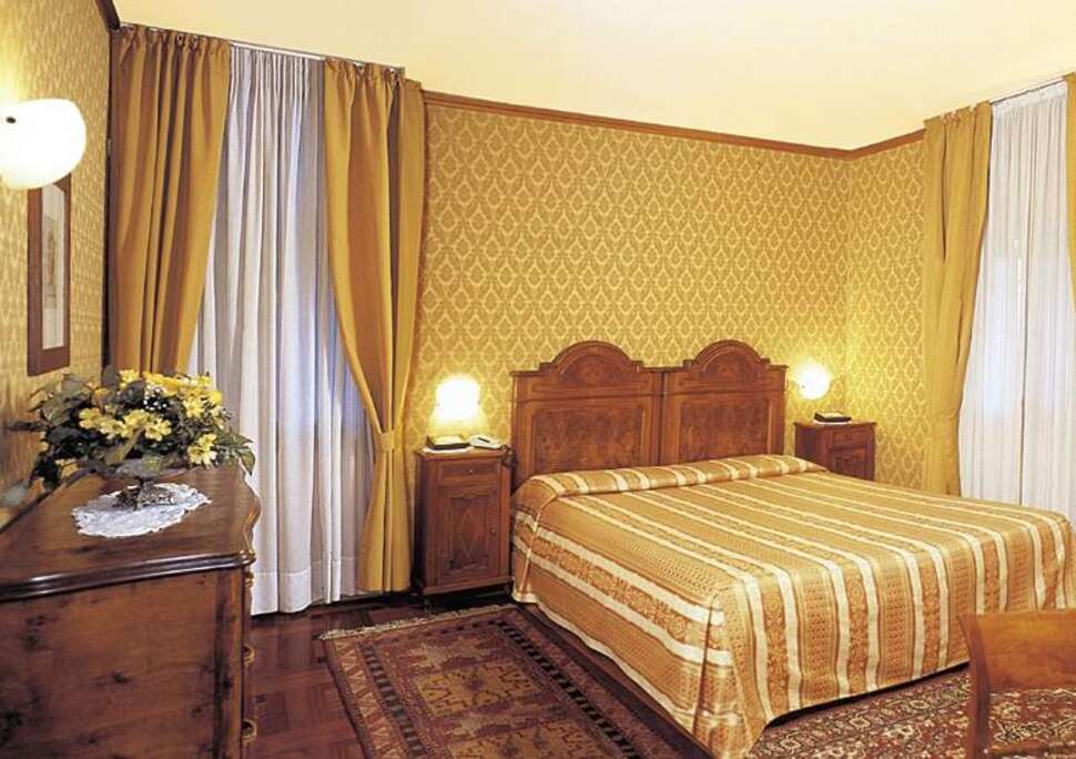 Hotel Villa Stucky cover