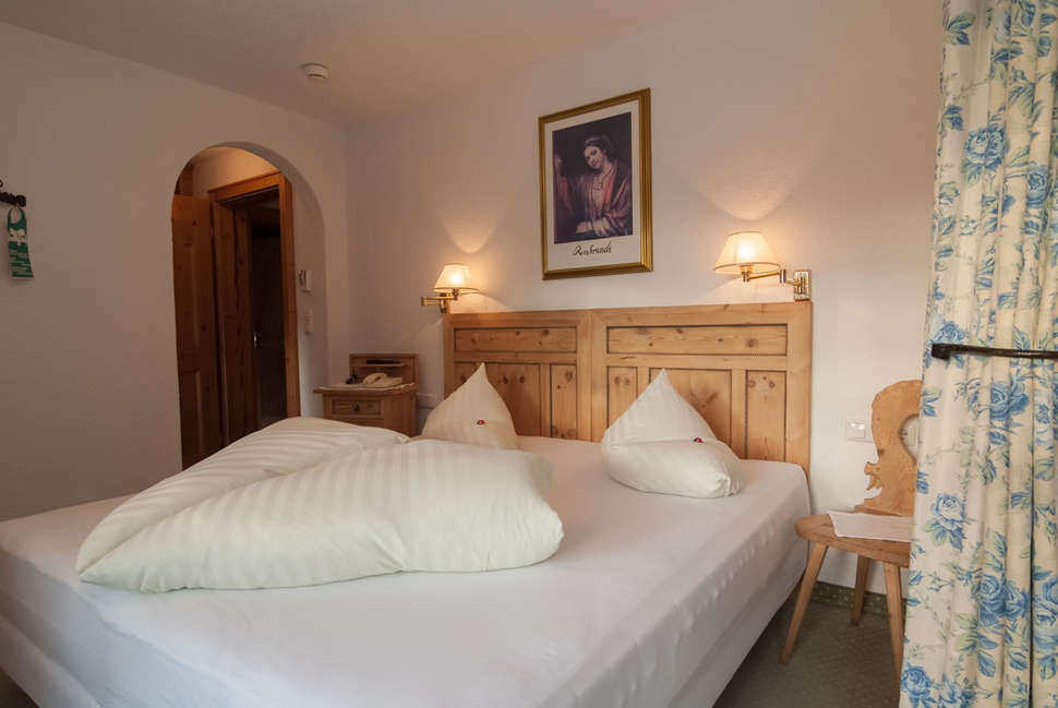 Hotel Edelweiss-Schlossl cover