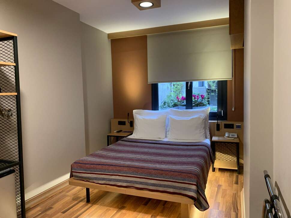 Hotel Antik cover
