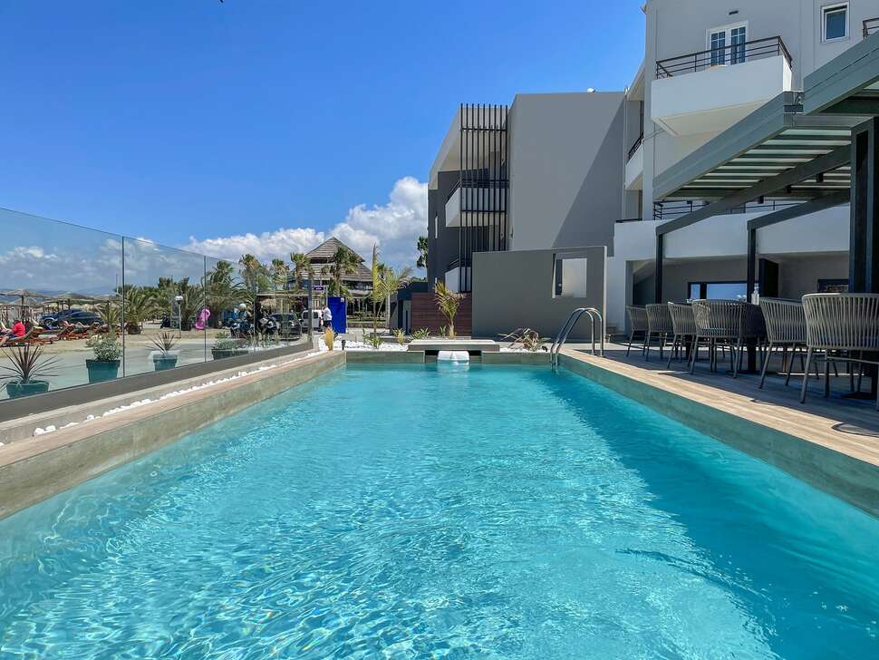 Mare Blue & Suites cover