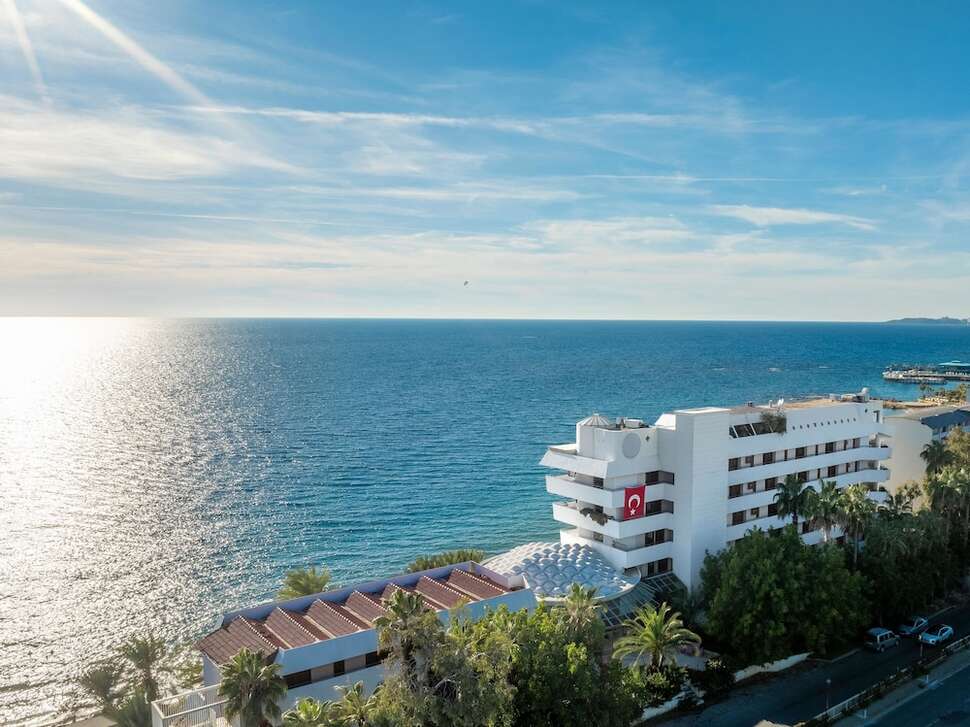 Rubi Hotel cover
