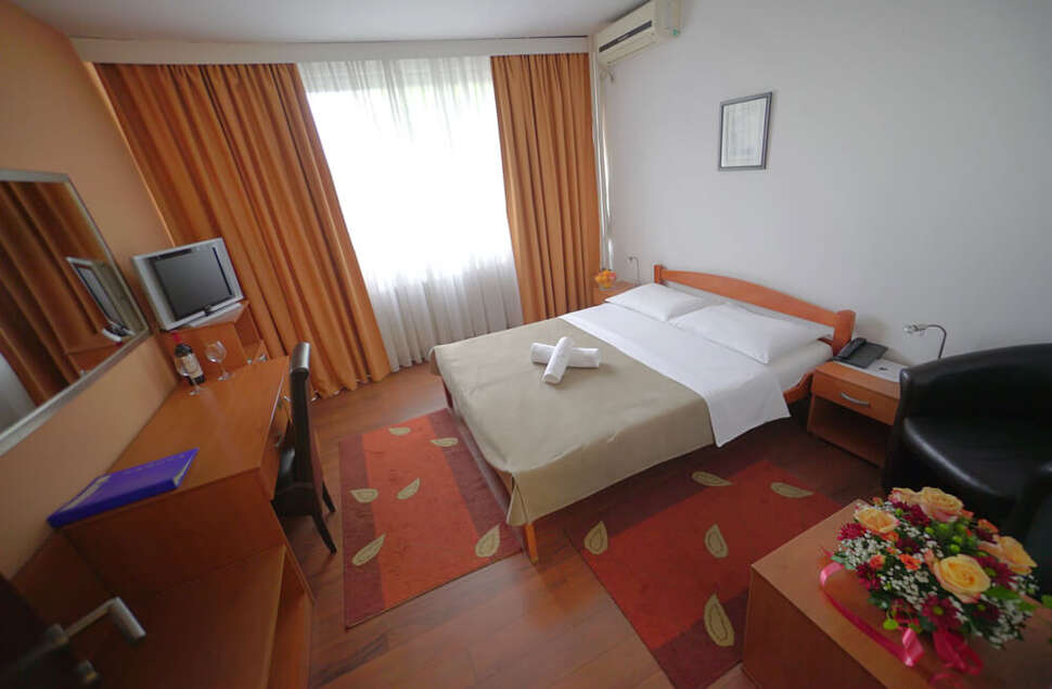 Hotel Srbija A.D. cover