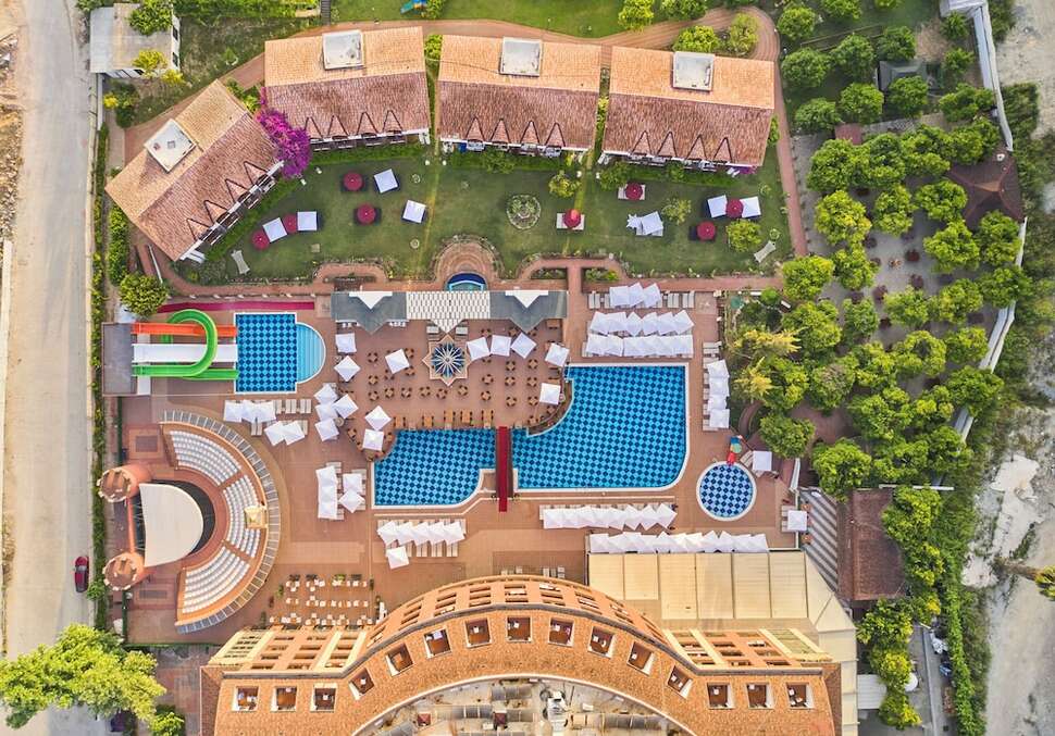 NoxInn Club Hotel cover