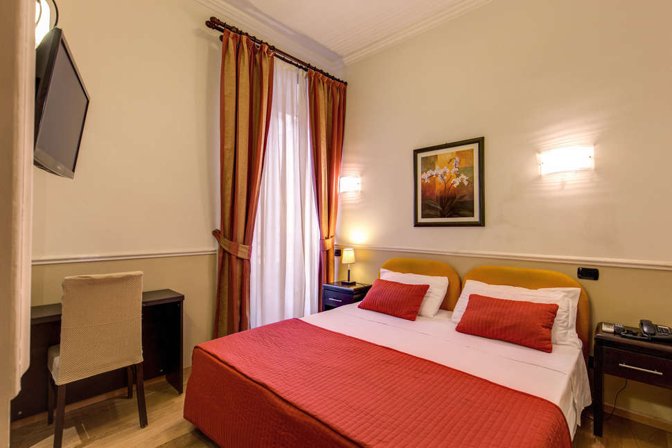 Everest Inn Rome