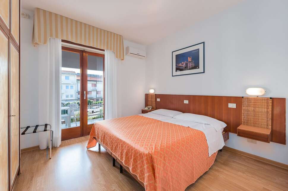 Hotel Helvetia Grado cover