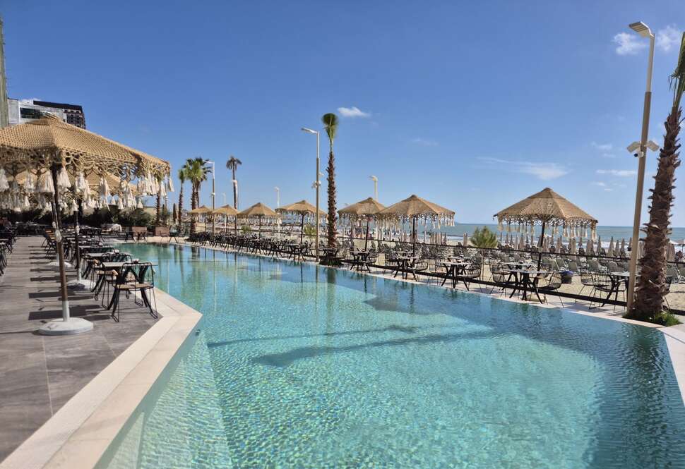 Royal G Deluxe Hotel cover