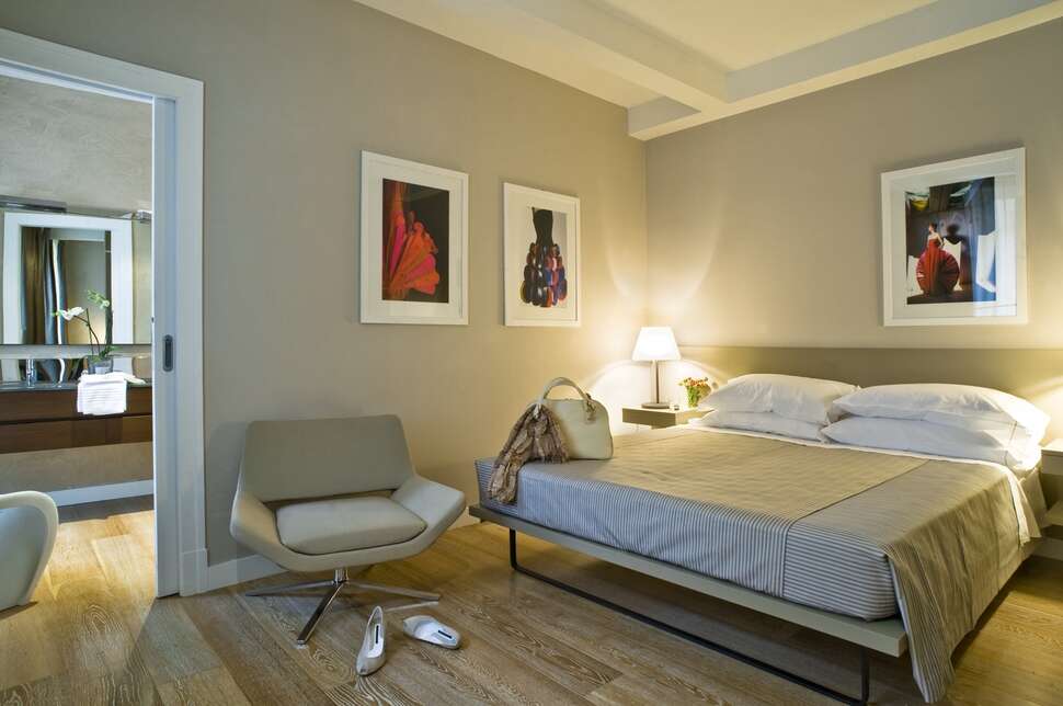 Escalus Luxury Suites cover