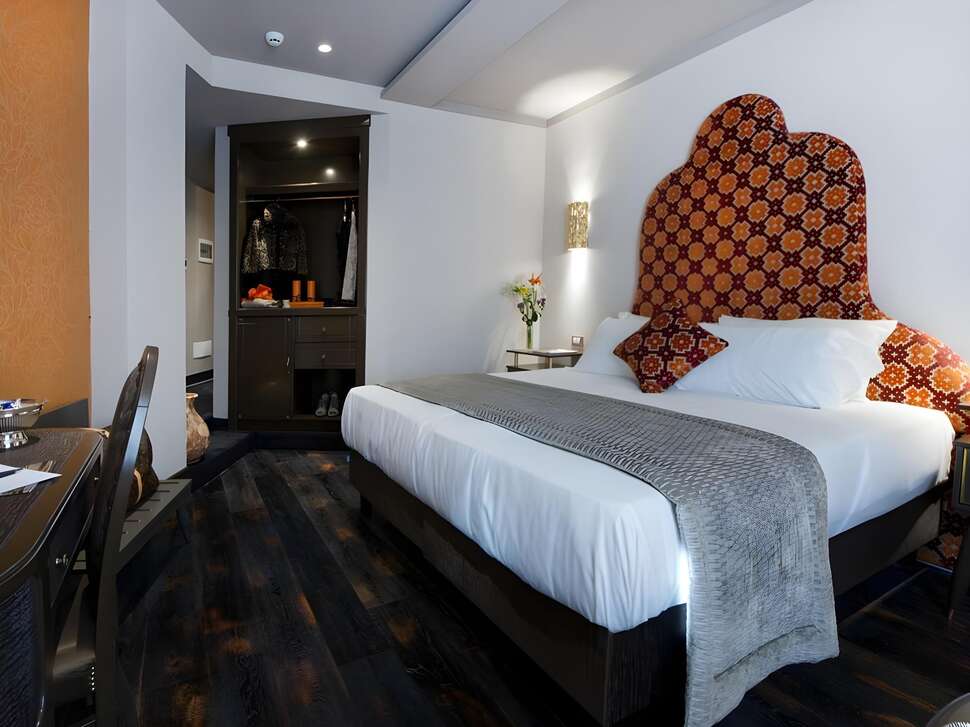 HT6 Hotel