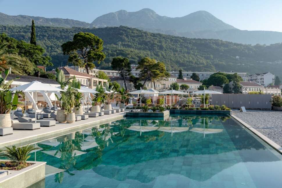 Lazure Hotel & Marina cover