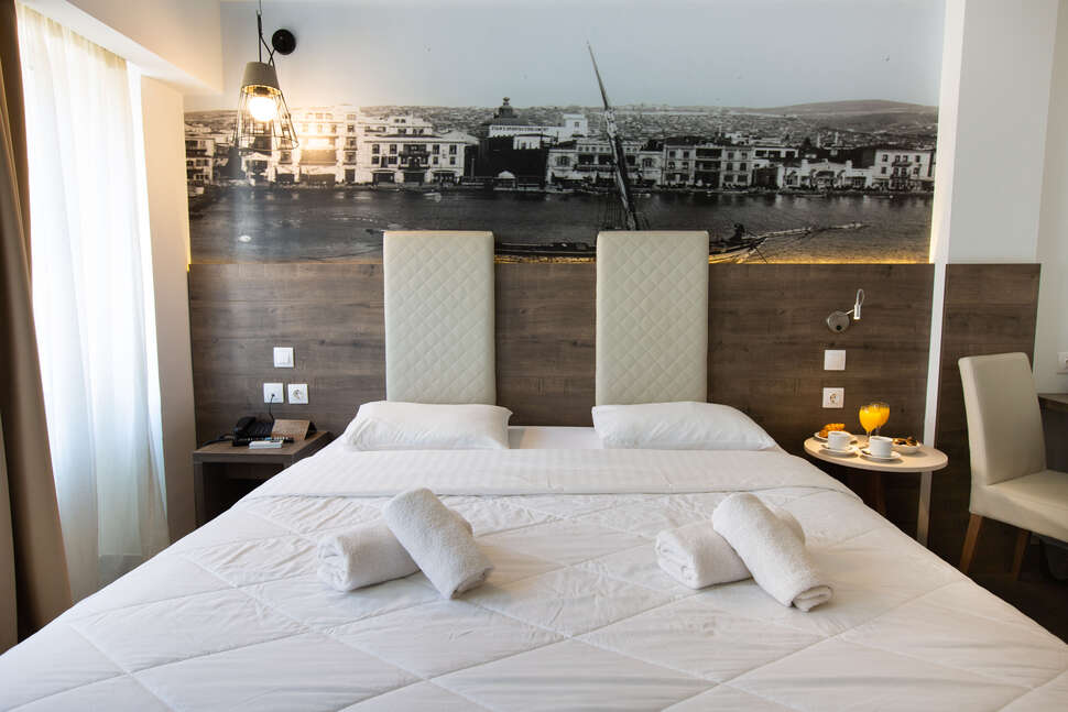 Metropolitan Hotel Thessaloniki cover