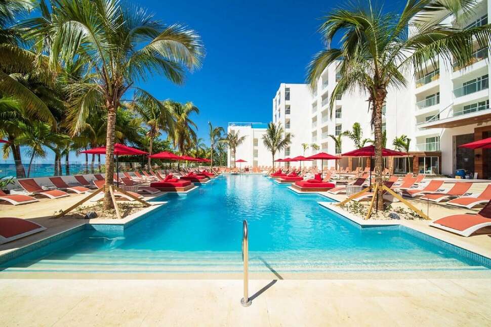 S Hotel Jamaica cover