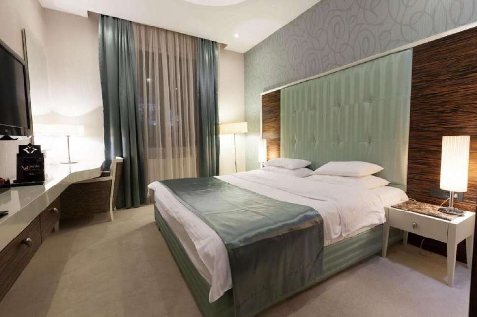 Crystal Hotel Belgrade cover