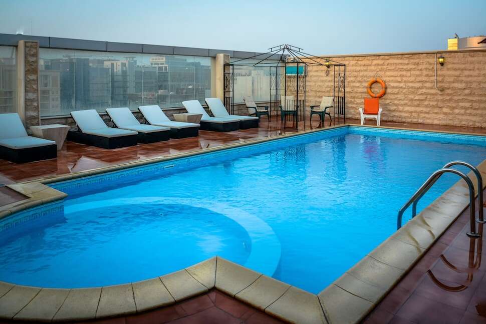 Golden Ocean Hotel cover