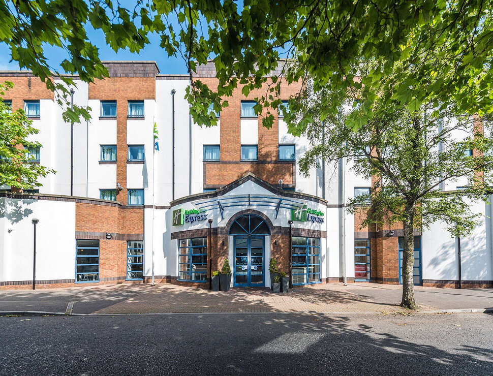 Holiday Inn Express Belfast City cover