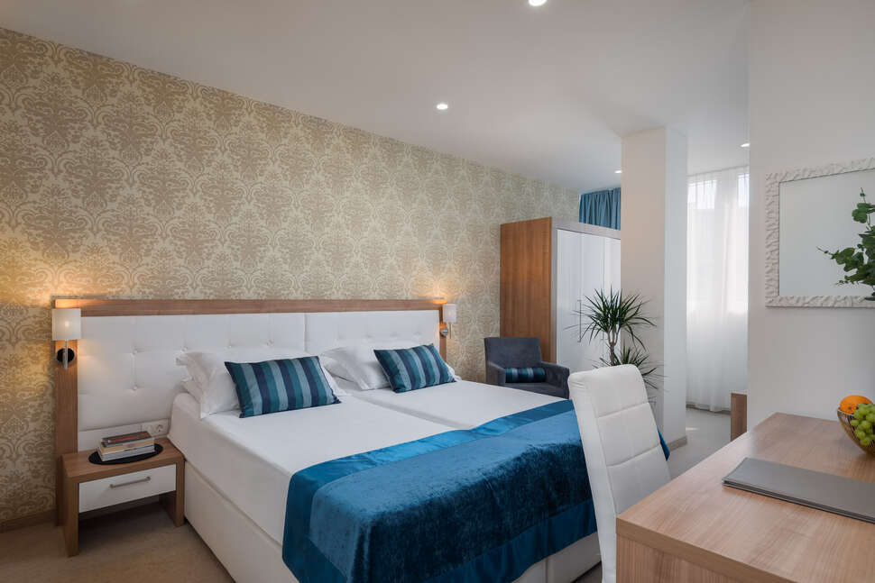 Hotel Corner cover