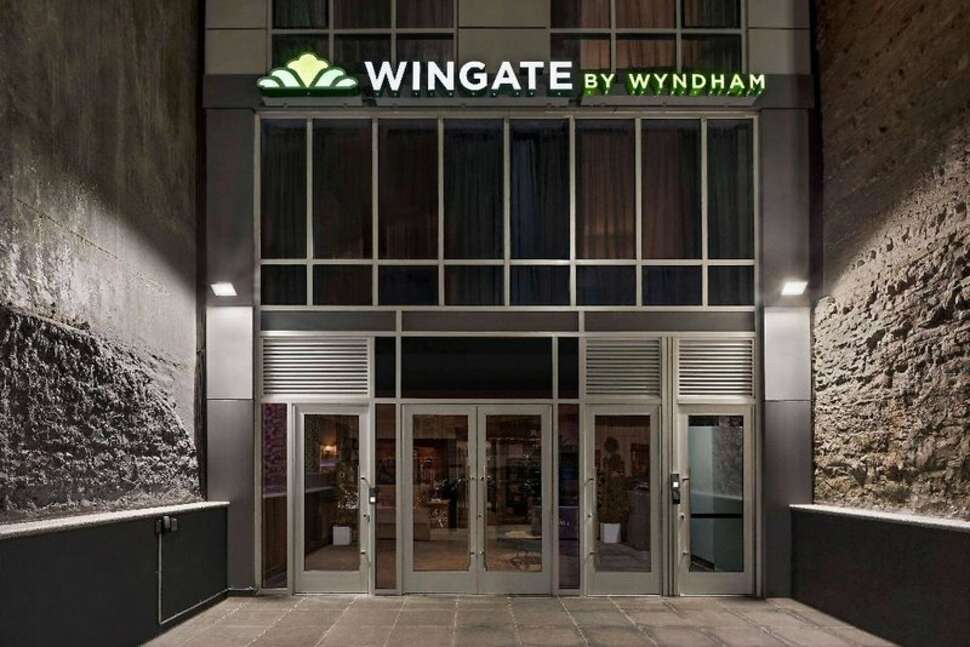 Wingate by Wyndham New York Midtown South/5th cover