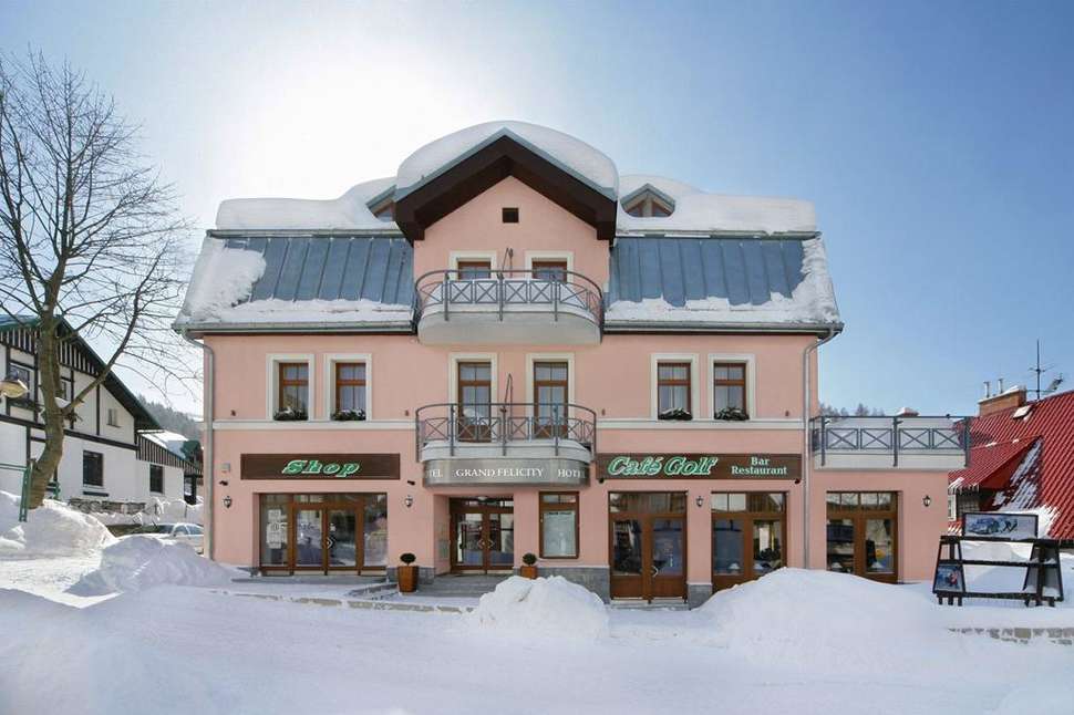 Hotel Grand cover