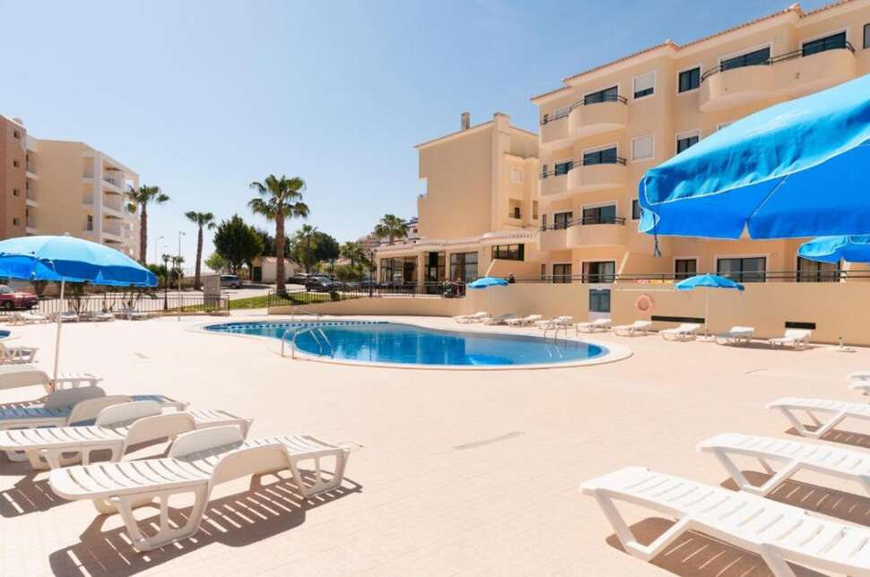 Plaza Real Aparthotel cover
