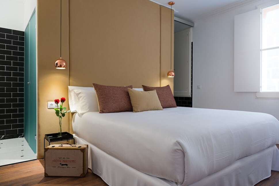 Divina Suites cover