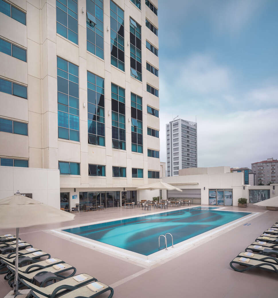 Titanic Business Kartal cover