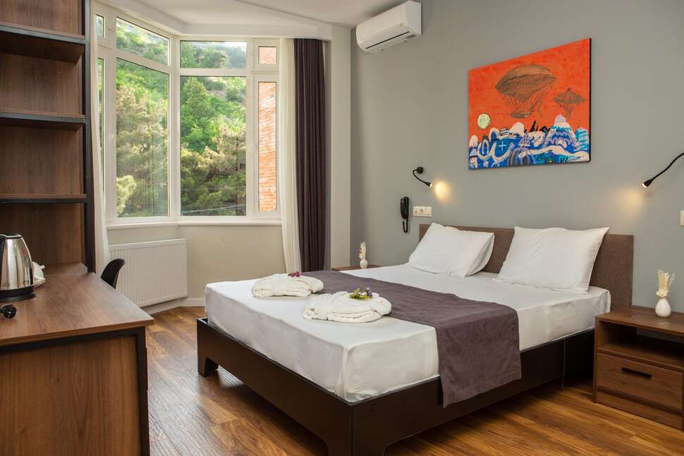Vista Hotel cover