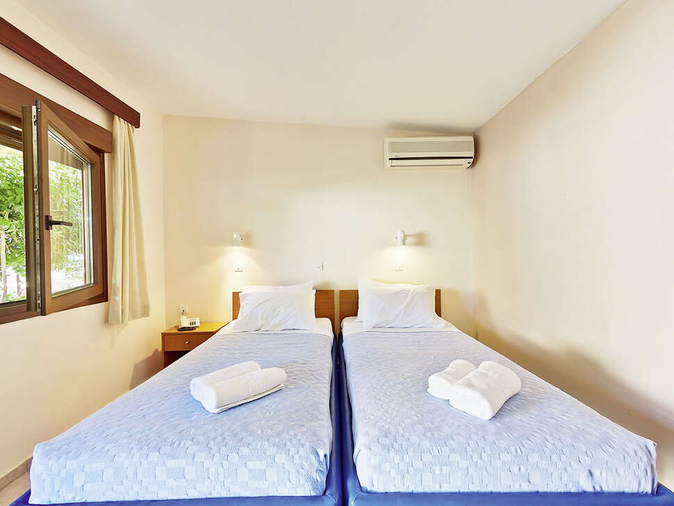 Olympios Zeus Hotel Bungalows cover