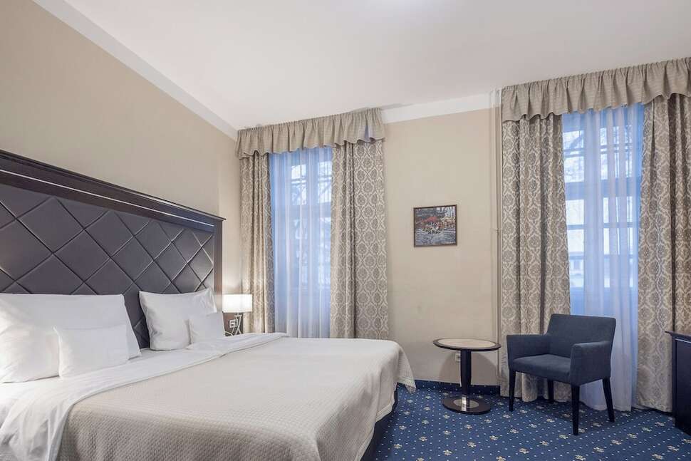 Pytloun Old Armoury Hotel Prague cover