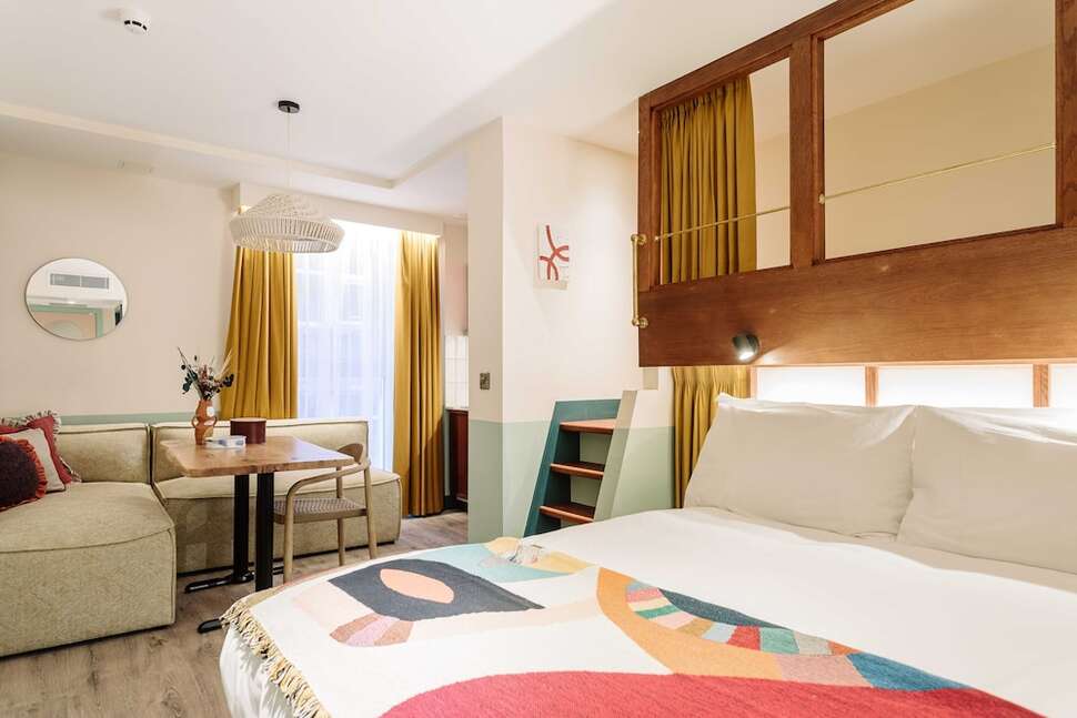 Room2 Belfast Hometel cover