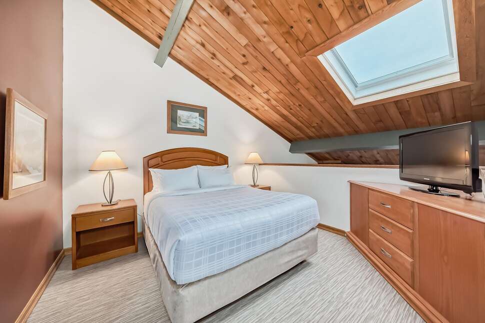 Jasper Inn & Suites cover