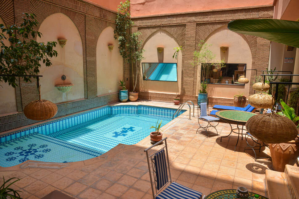 Hotel Amani cover