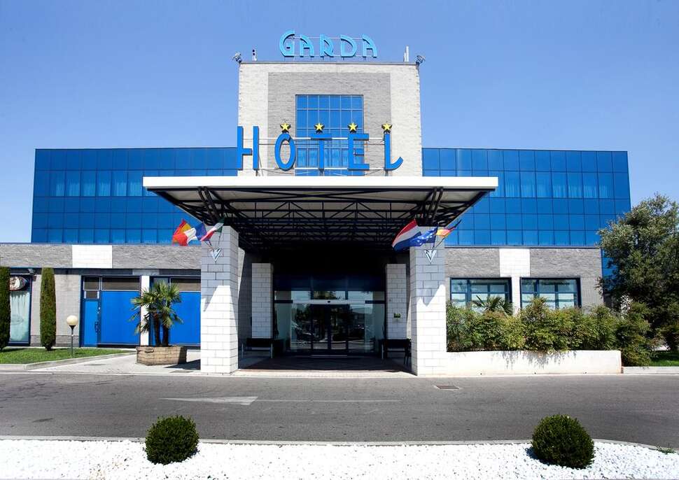 Garda Hotel cover
