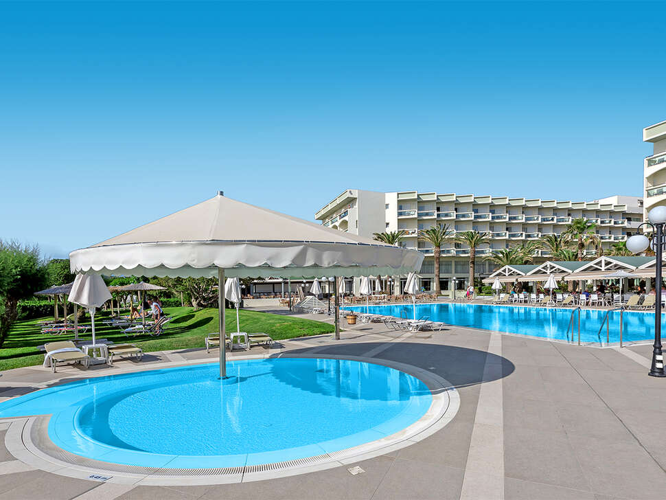 Hotel Apollo Beach cover
