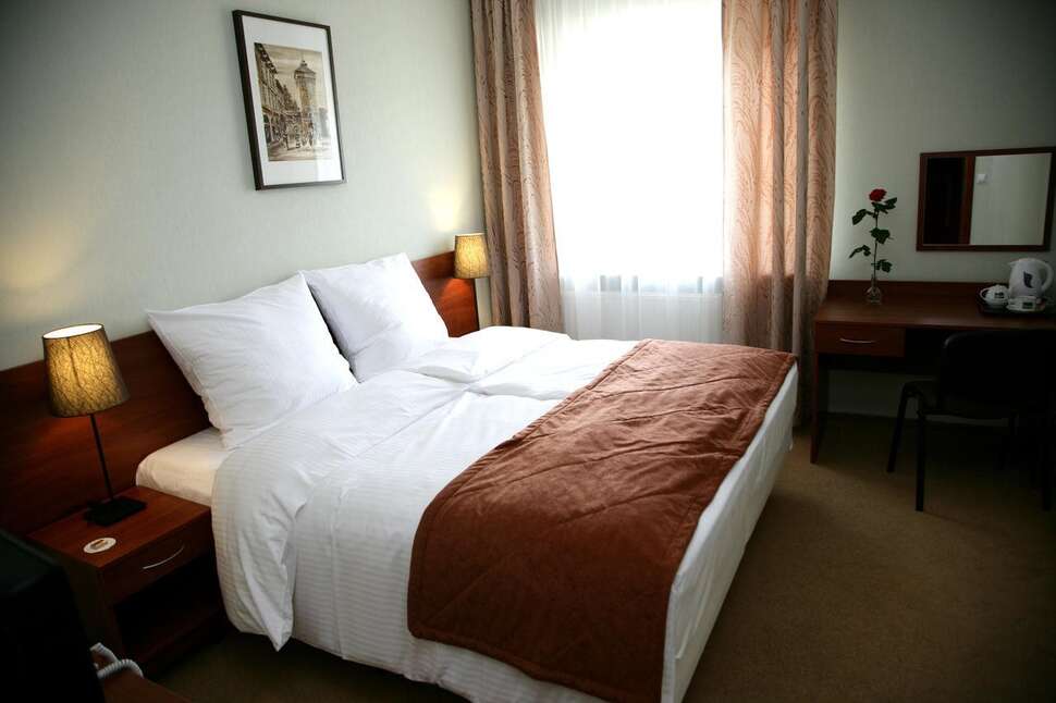 Aparthotel Globus Krakow cover
