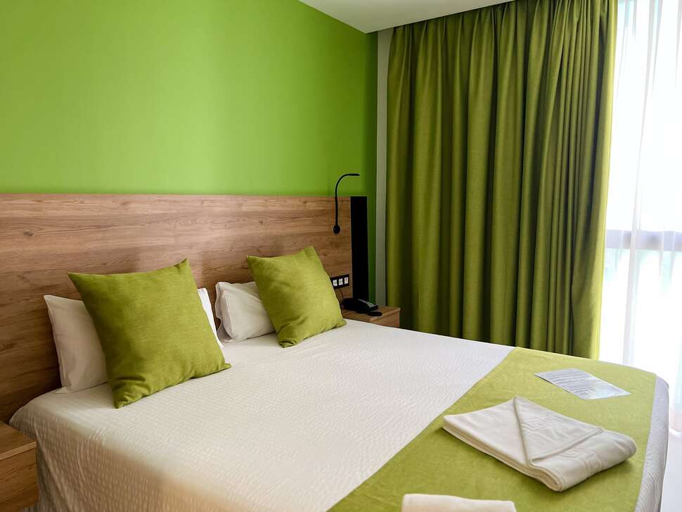 Hotel MG Poniente cover