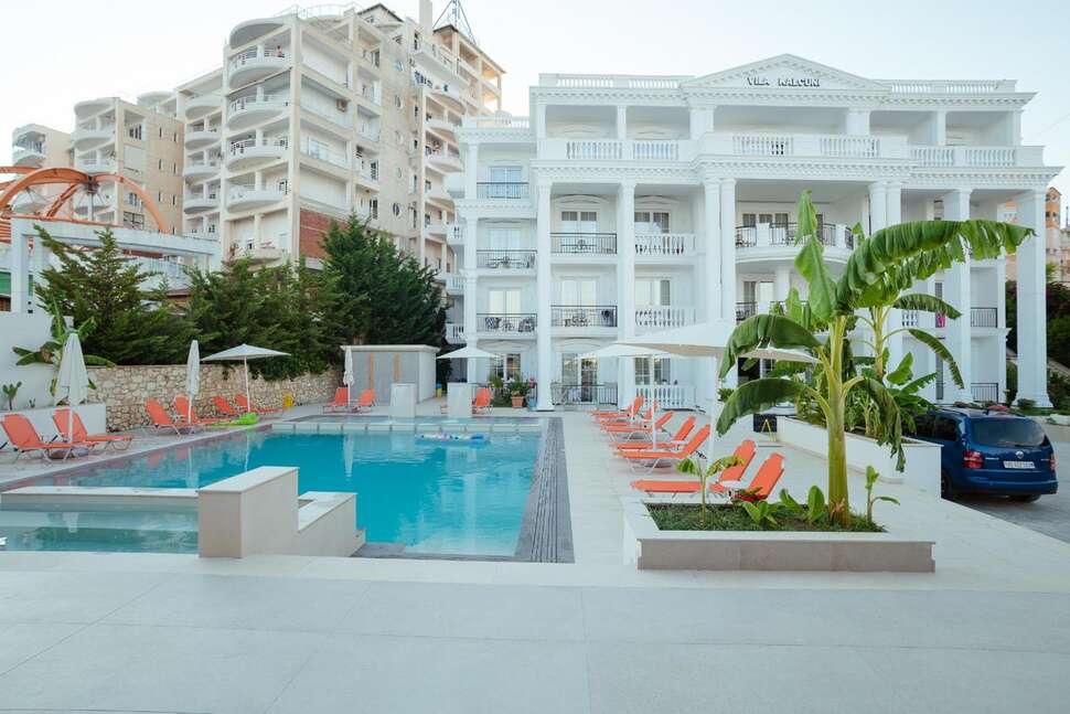 Vila Kalcuni Luxury Resort cover