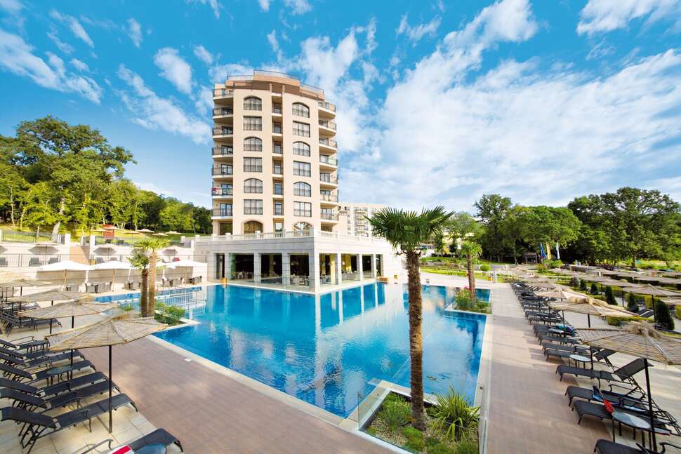 Dolce Vita Sunshine Resort cover