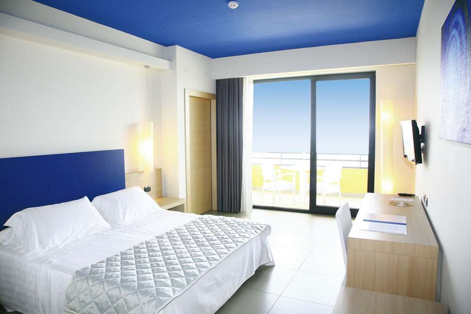 Esperia Palace Hotel cover